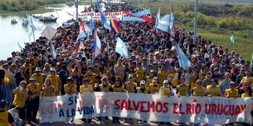 Marcha Puente Gral San Martín\nCrédito: Asamblea Ciudadana Ambiental