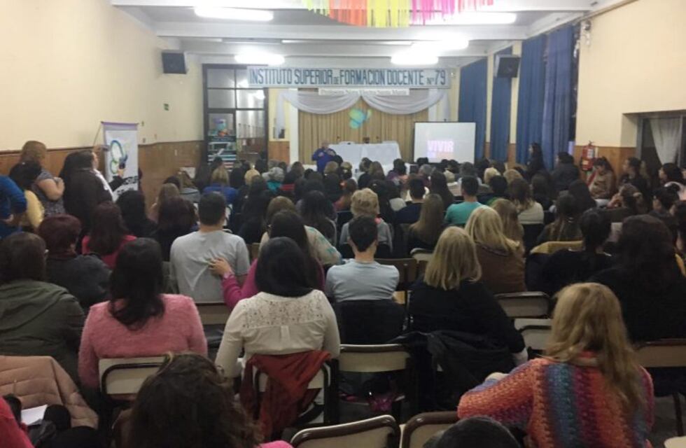 Se realizó con éxito la jornada de disertaciones en el Instituto 79