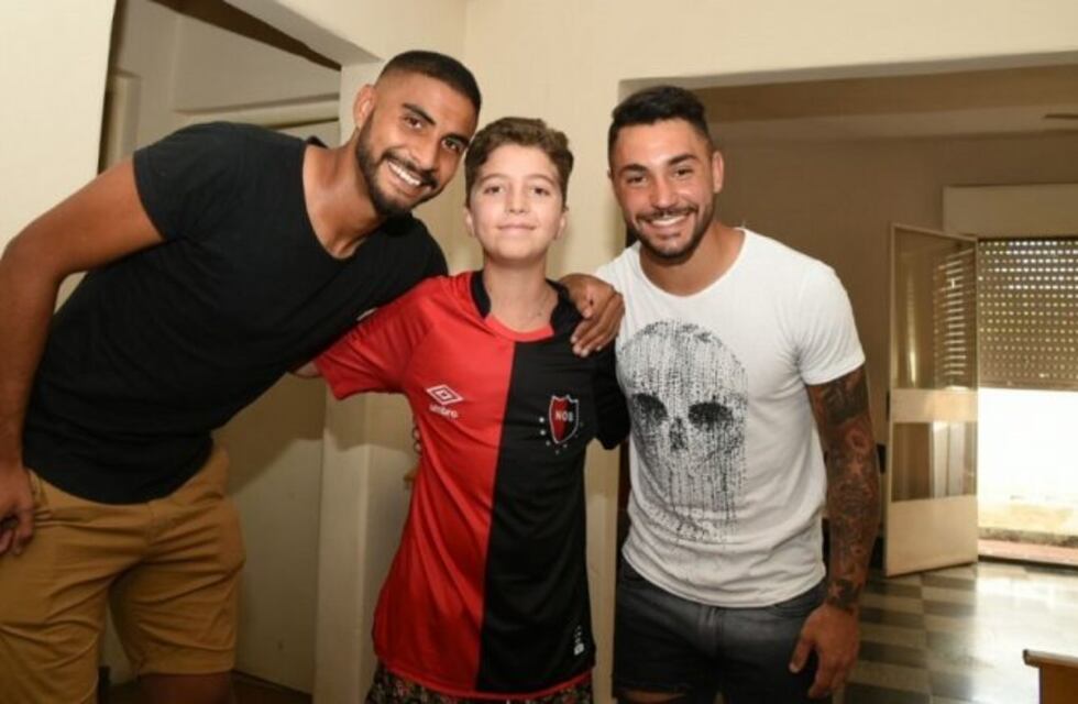 Un chico recibió el alta tras pasar un mes en coma y conoció a tres jugadores de Newell's