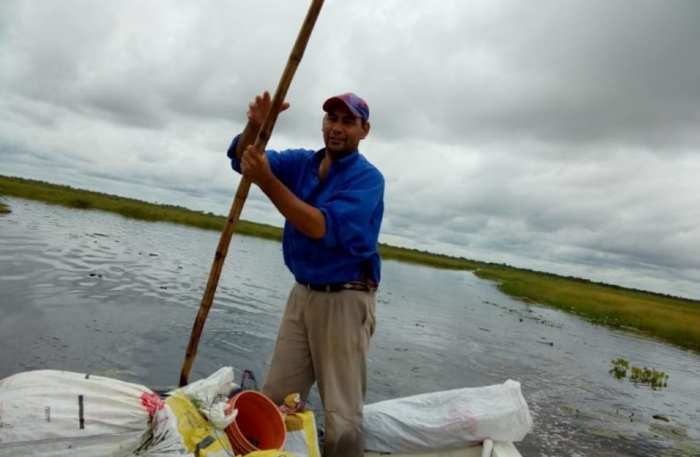 Diez familias en el Estero Garabatá continúan bajo agua y aislados
