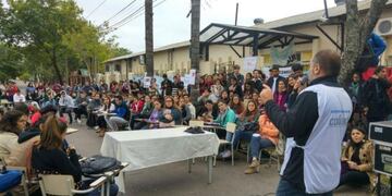 Marcha de docentes universitarios en Resistencia