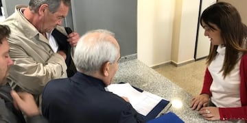 Marcelo Macarrón y su abogado Marcelo Brito en Tribunales de Río Cuarto\u002E