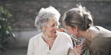 En el día mundial de las personas mayores, invitan a enviar mensajes de amor a los abuelitos (imagen ilustrativa)