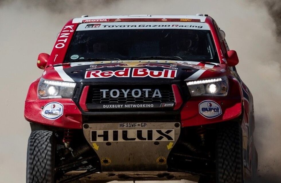 Dakar 2020: Al Attiyah ya le pisa los talones a Sainz
