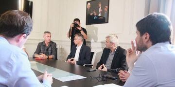 Pullaro se reunió con dirigentes de Central y Newells\u002E