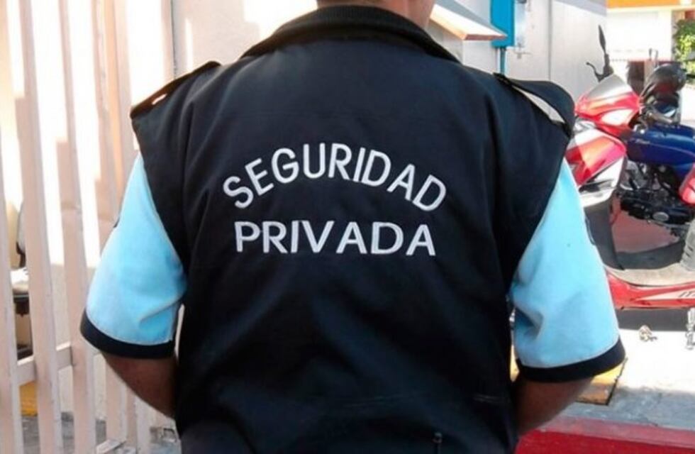 El ministro Sica fue escrachado por un grupo de trabajadores