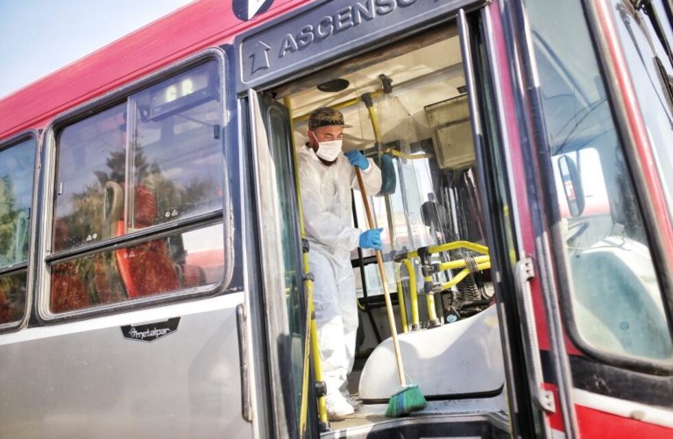 Coronavirus en Santa Fe: se enfermó un colectivero y aislaron a sus compañeros
