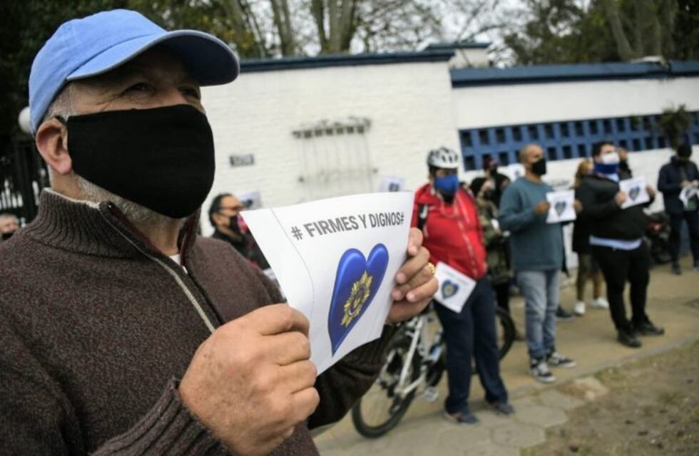La propuesta de Sain no convenció a los policías que acamparán frente a Jefatura