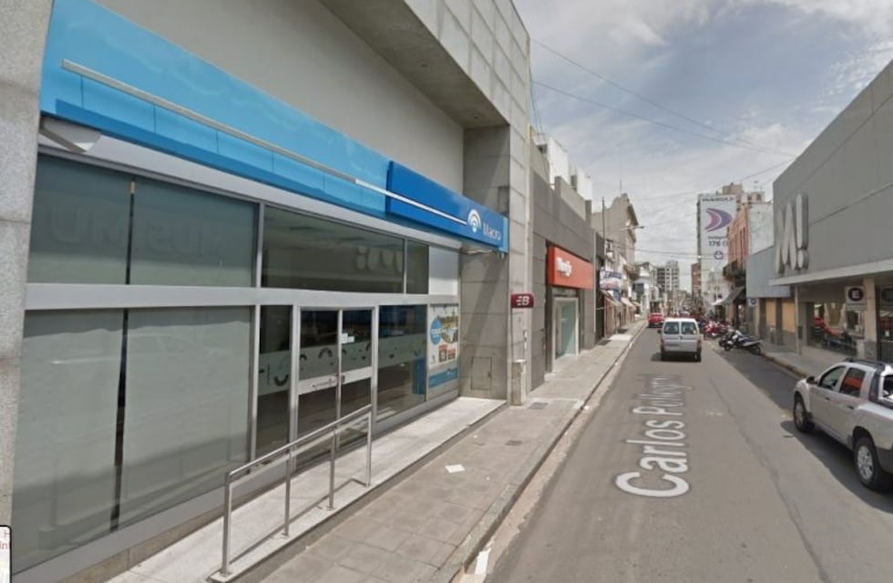 Una adulta mayor falleció en un banco de Paraná