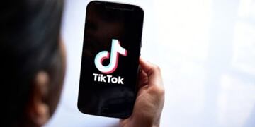 Una abuela y su nieta hicieron un divertido desafío y se volvieron virales en Tik Tok
