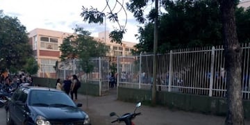 Violenta agresión en establecimiento educativo de Colón\nCrédito: AHORA