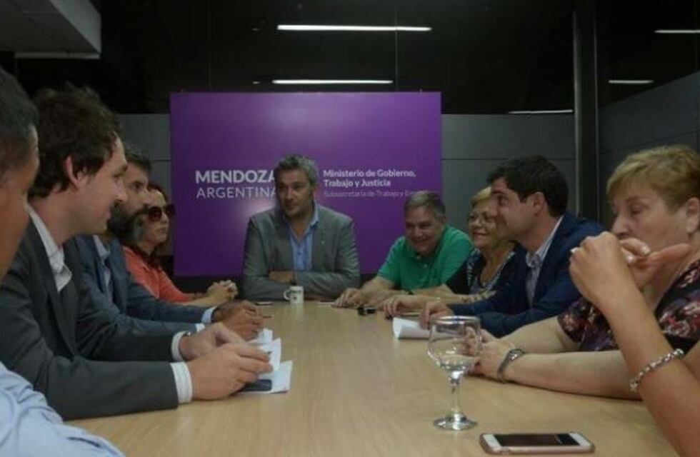 Mendoza: ningún gremio acepta el bono de 5.000 pesos de Cornejo