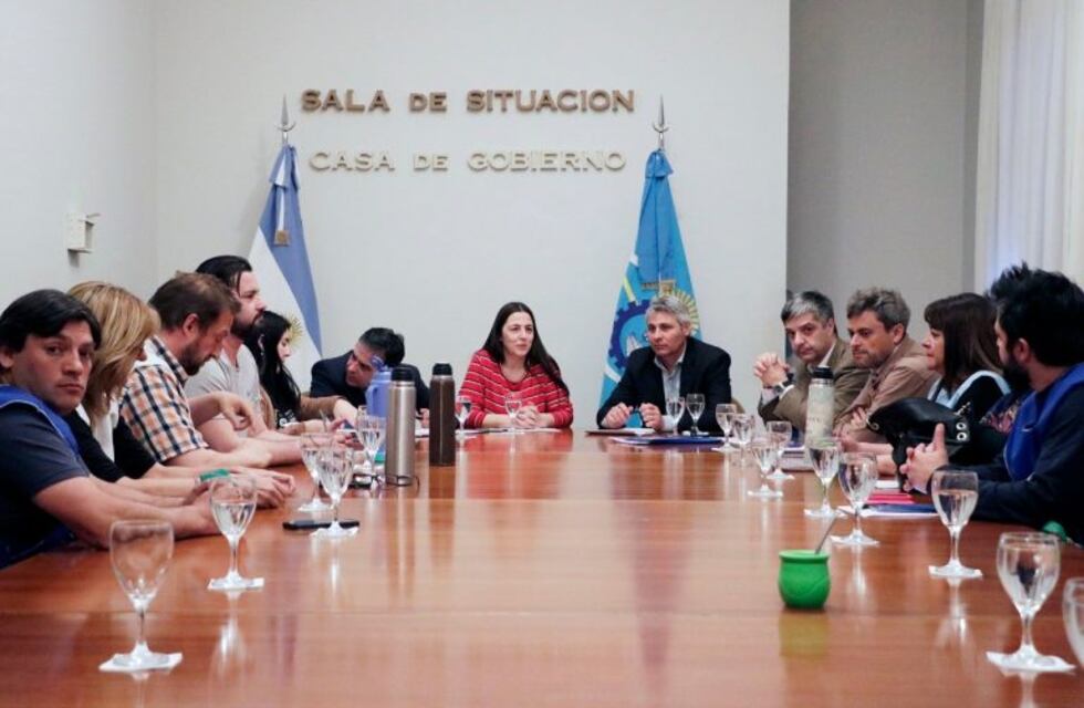 El Gobierno provincial se reunió con gremios docentes para evaluar nuevas propuestas