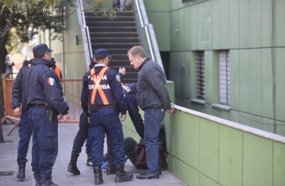Video: así fue la avanzada de la Policía en la marcha de Luz y Fuerza tras las pedradas