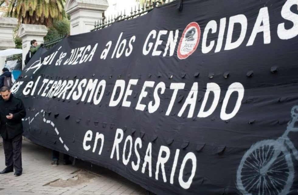 Comienza un juicio de lesa humanidad contra 13 policías y un cura en Rosario