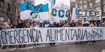 De qué viven los dirigentes sociales: datos frente a los posteos virales