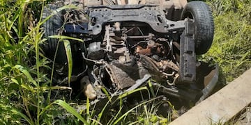 el automóvil volcó a la vera de la Ruta Nacional 14