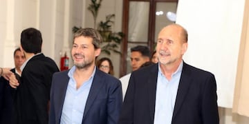 Matías Lammens y Omar Perotti se reunieron en diciembre para presentar la temporada del verano pasado\u002E (@matiaslammens)