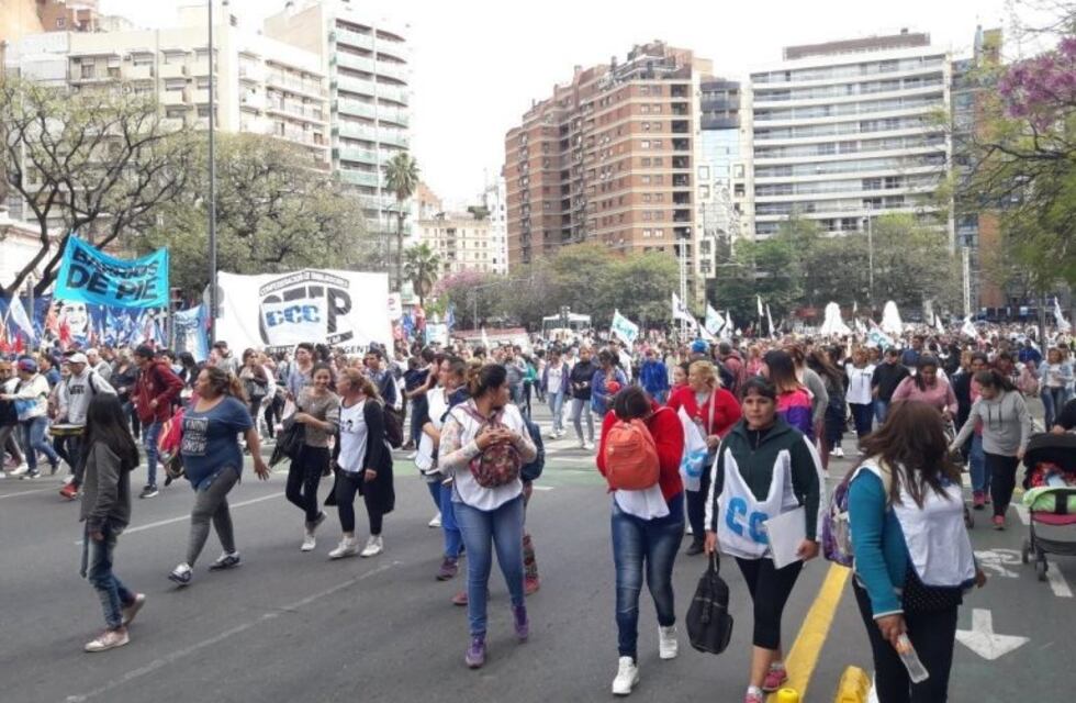 La zona del Patio Olmos permaneció con cortes en el inicio del paro nacional