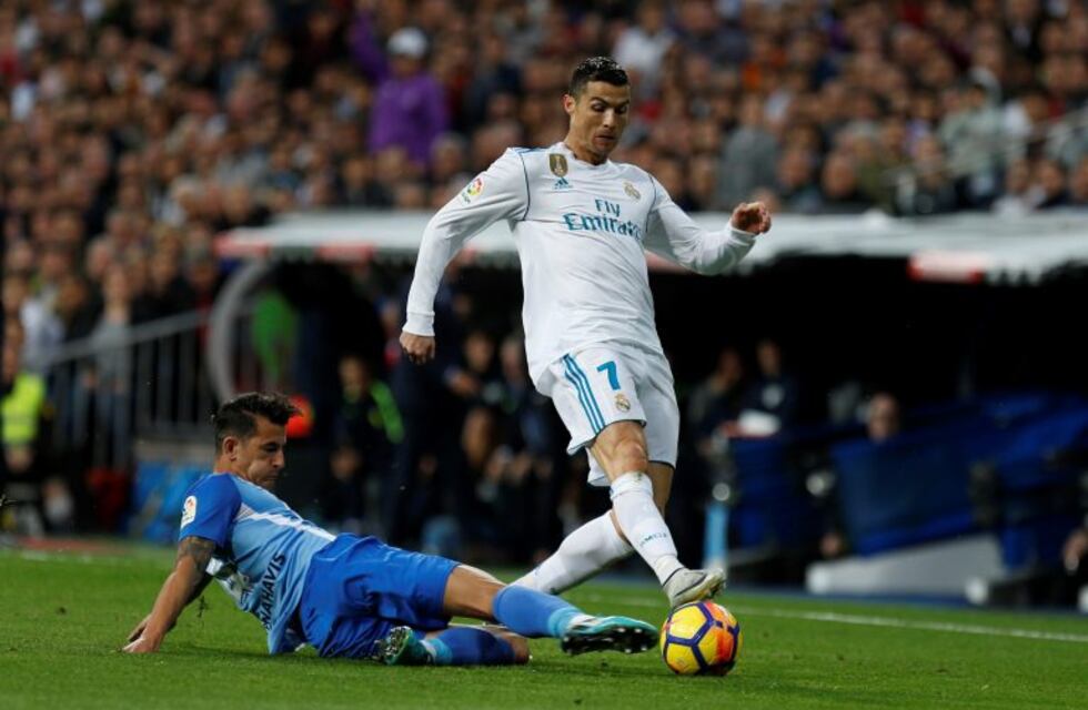 Real Madrid venció a Málaga pero sigue lejos del Barcelona