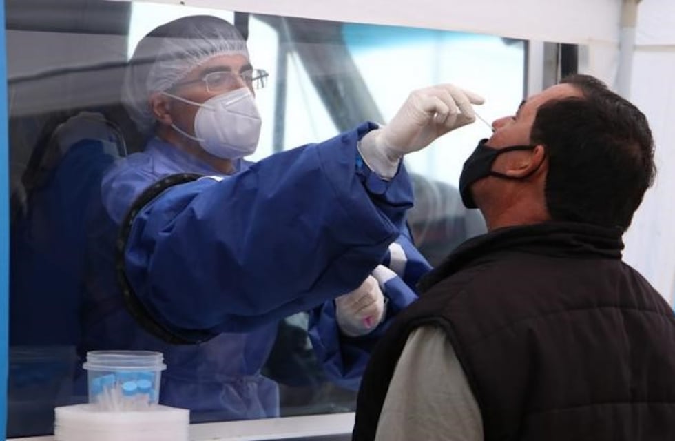 Tres fallecimientos y 638 casos de coronavirus en Tucumán en lo que va del martes
