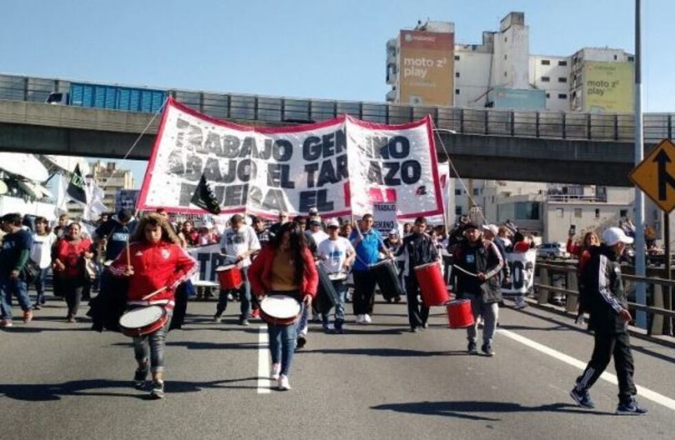 Este mediodía hubo tensión en la autopista 25 de Mayo por un piquete