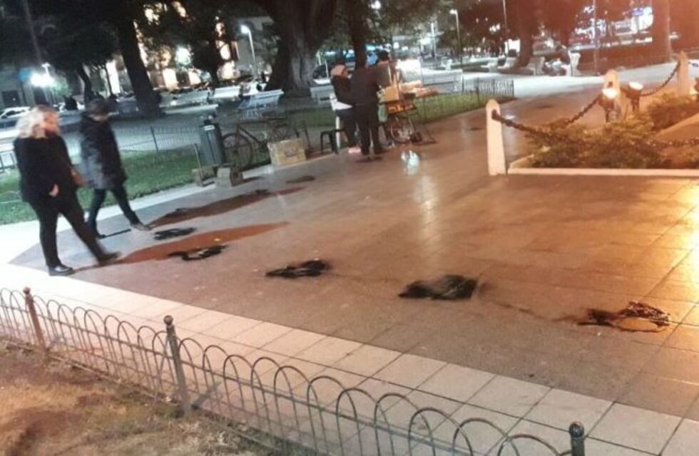 Volverán a pintar los pañuelos blancos en la plaza Independencia