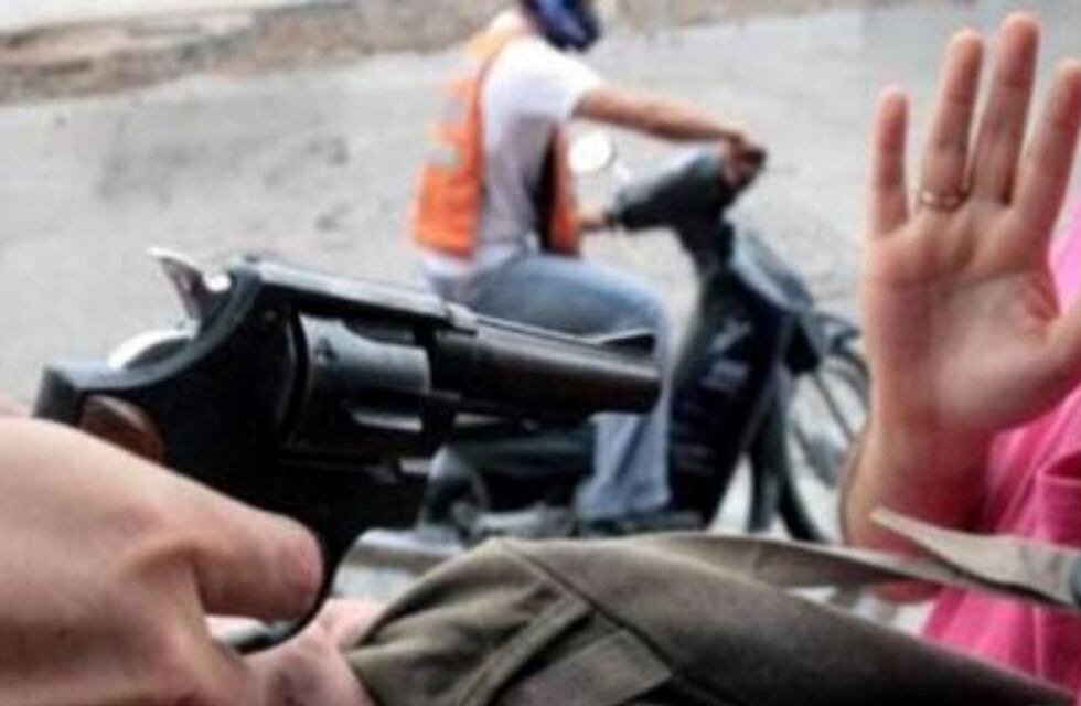 Dos jóvenes detenidos con un arma de fuego en zona oeste