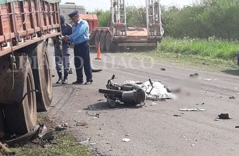Tragedia en Tres Isletas: se mató un docente en el choque entre una moto y un camión