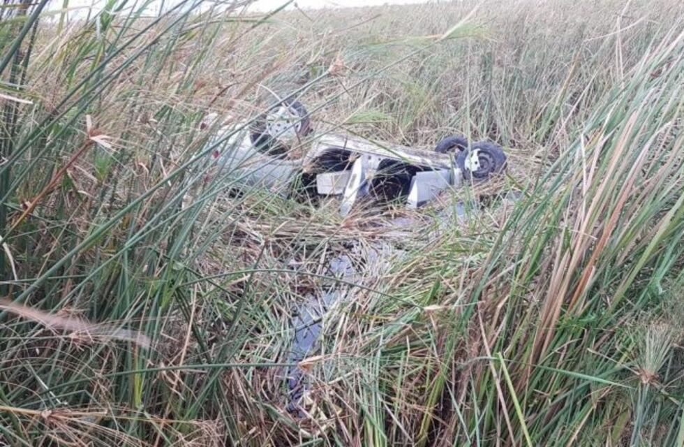 Despiste y vuelco fatal en la Ruta 11