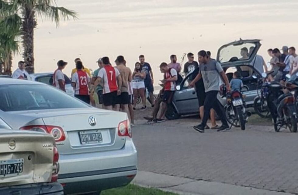 Música hasta la madrugada, alcohol y un completo descontrol en la costanera de Baigorria