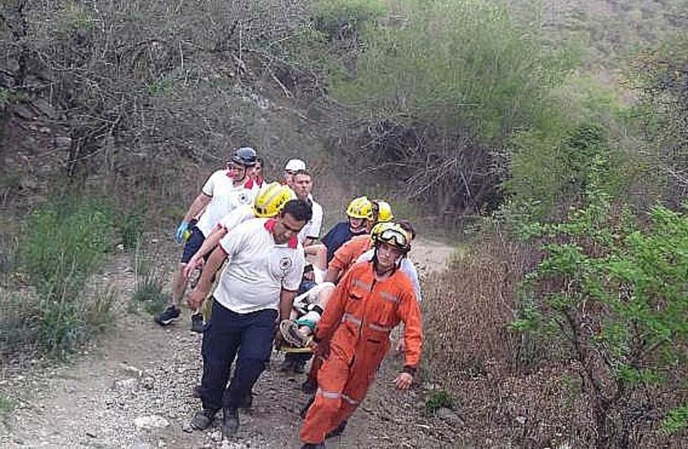 Rescate de un turista herido en La Cascada
