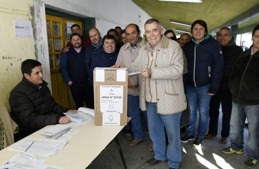 El vicegobernador de la provincia Osvaldo Jaldo emitió su voto