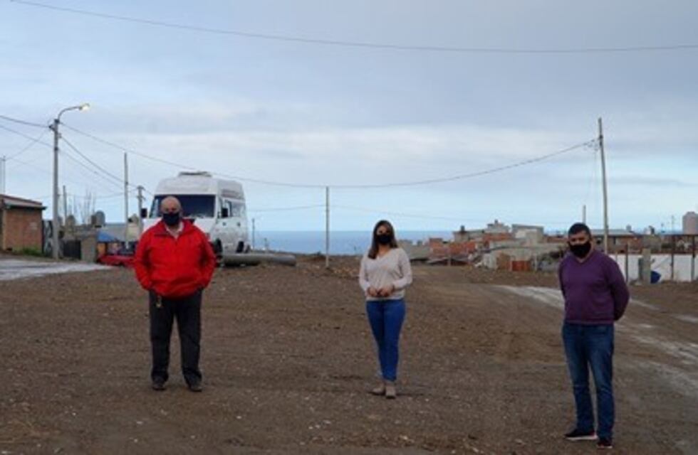 Vecinos del B° Golfo San Jorge celebraron la realización de la red cloacal