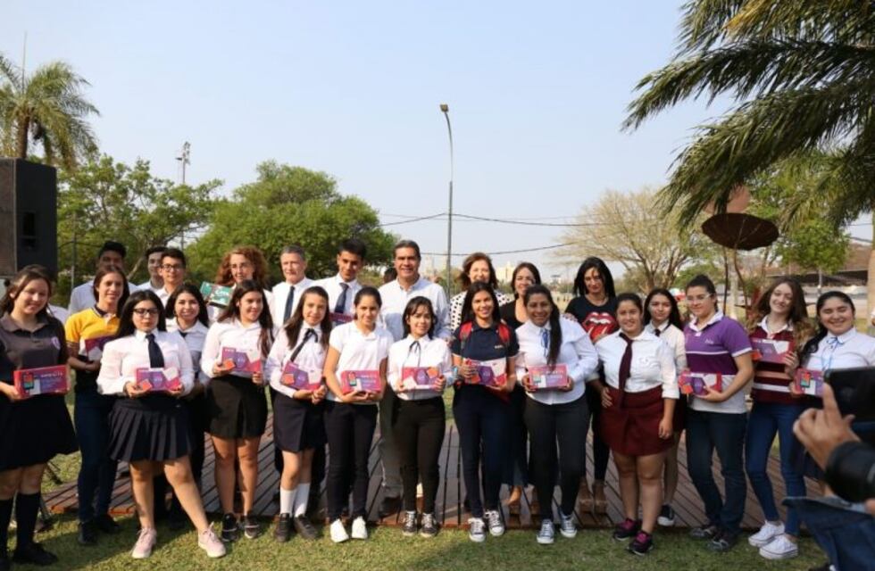 Distinguieron a los mejores promedios de los quintos años