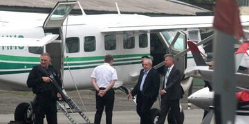 Brazilian former president Luiz Inacio Lula da Silva (2nd R) boards an aircraft at Bacacheri airport for Sao Paulo after leaving the Federal Police headquarters in Curitiba, Parana state, where he is serving a 12-year prison sentence, to attend the funeral of his grandson on March 2, 2019\u002E\n\n\nBrazilian ex-president (2003-2011) Luiz Inacio Lula da Silva arrives takes a flight at Bacacheri airport after leave Federal Police headquarters where he is serving his 12-year prison sentence, in Curitiba, Parana State, Brazil, on March 02, 2019\u002E Brazil former president icon is leaving the prison the attend the funeral of his grandson Arthur Lula da Silva, 07 years old, that passed away yesterday\u002E - Lula, who is serving two concurrent 12-year sentences for corruption, was granted leave from prison to attend the funeral of his young grandson in Sao Paulo, who died at the age of seven\u002E (Photo by VALQUIR AURELIANO / AFP)