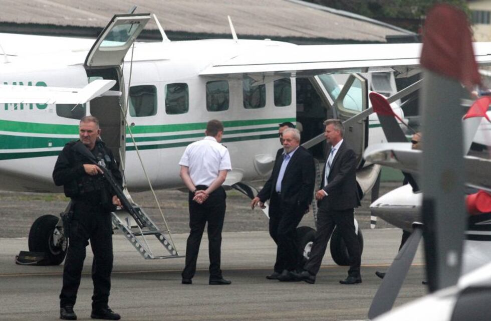 Brasil: Lula Da Silva salió de la cárcel para asistir al funeral de su nieto