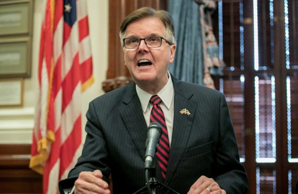 Vicegobernador de Texas dice que los abuelos están dispuestos a morir para no dañar la economía