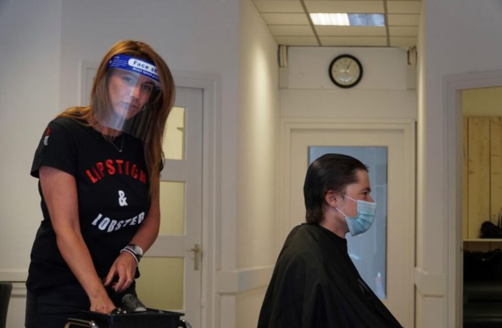 Los peluqueros salteños podrán acceder a un crédito para pagar sus alquileres