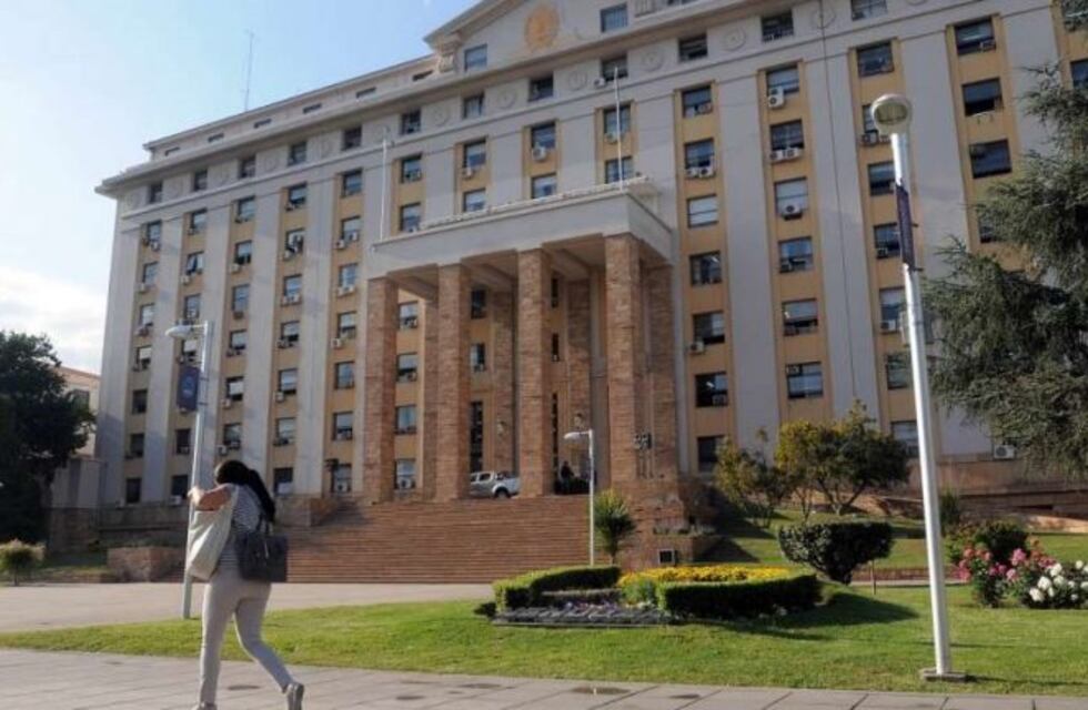 El Gobierno ofrecerá mayor aumento a los empleados estatales que ganen menos