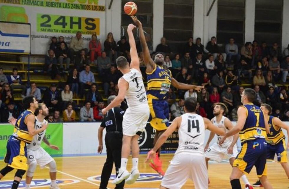 Atenas llegó con lo justo de cara a la final de Conferencia