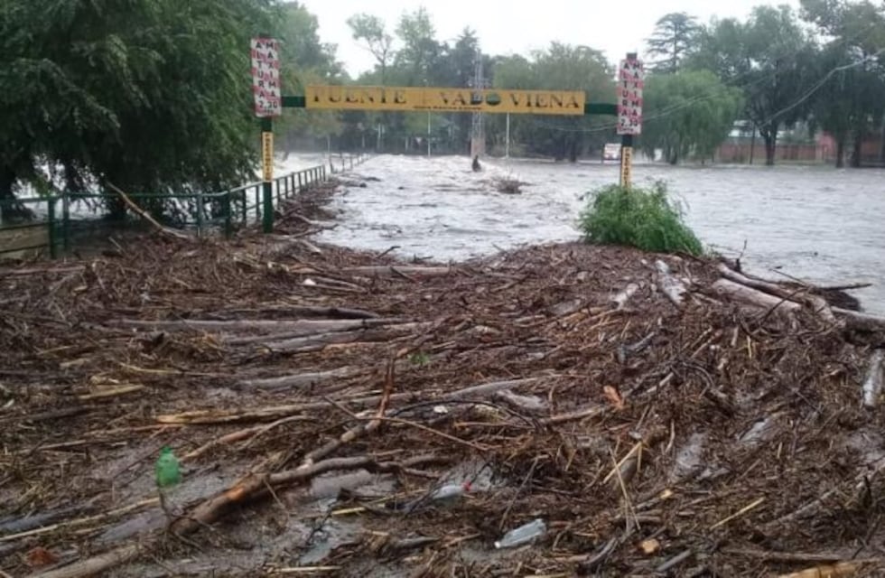Importante creciente del río Santa Rosa