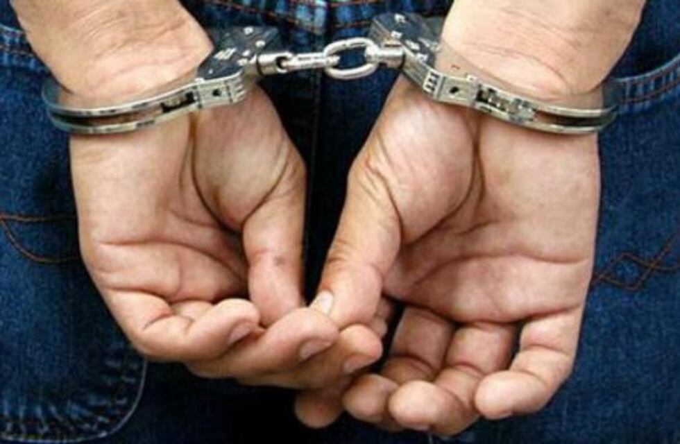 Apresan a un sujeto por tenencia de droga en Noetinger