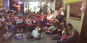 Presentan la obra de teatro para títeres "Tehuelche"