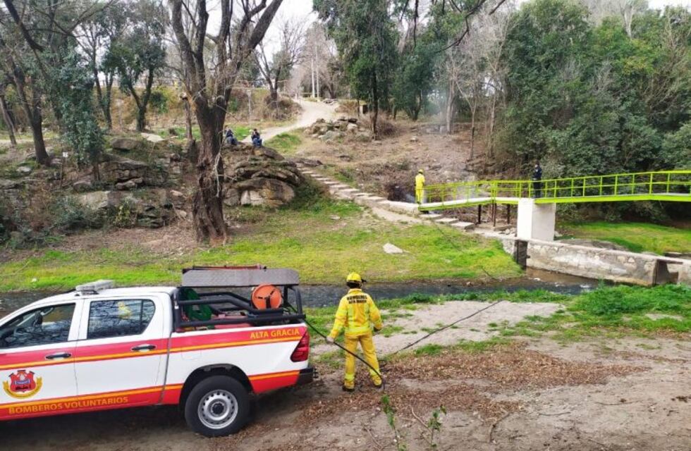 Alta Gracia: principio de incendio en la Costanera