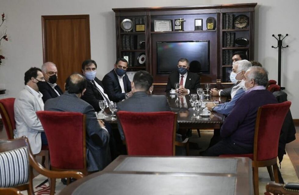 Legislatura: Jaldo recibió a transportistas escolares