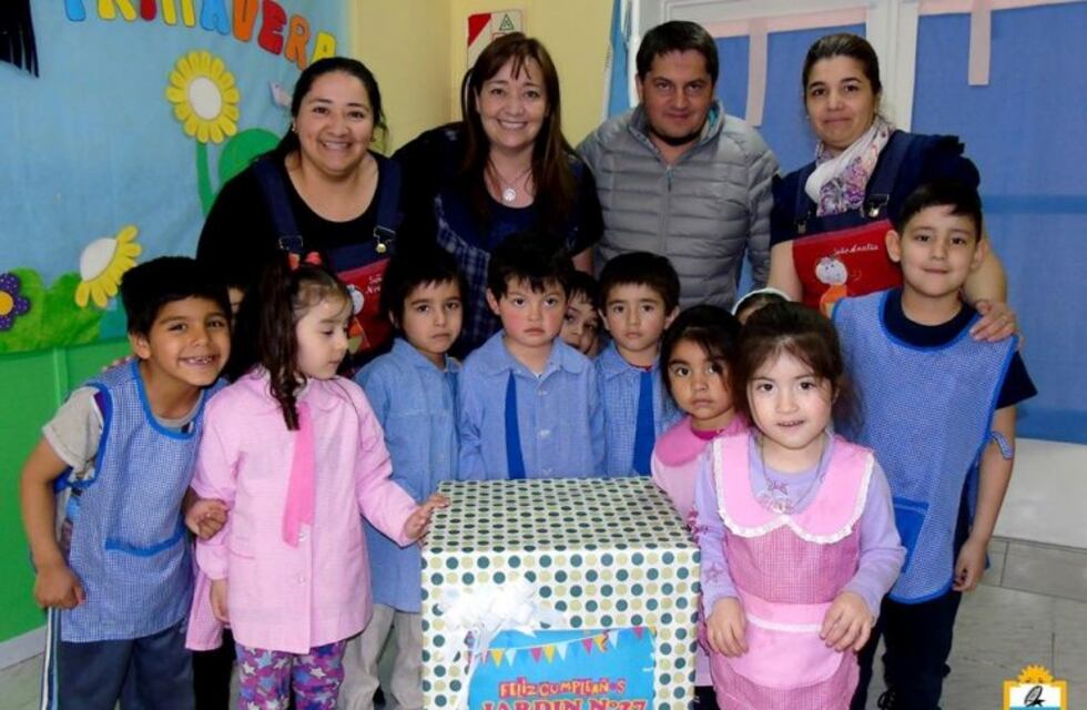 Tres Lagos: donación para el jardín Nº27