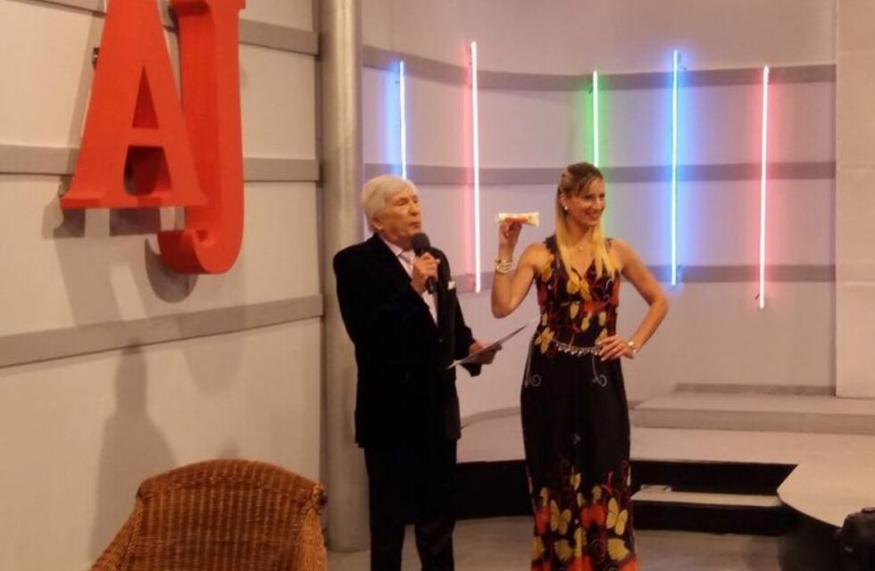 ¡No te lo esperabas! De secretaria en el programa de AJ a candidata a diputada