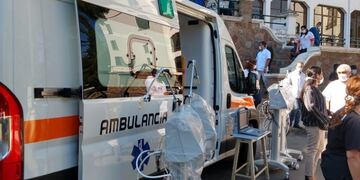 Ambulancia y cuatro respiradores \
