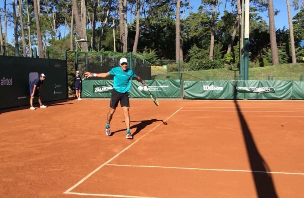 Facundo Bagnis luchó durante casi tres horas pero quedó eliminado en Punta del Este